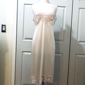 Vintage Lace Nylon Slip Made In USA Size 36 Beige Baby Pink